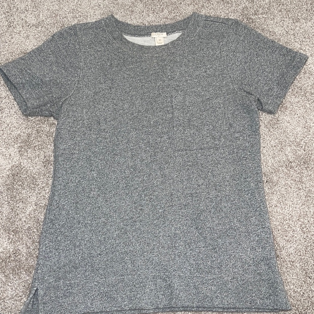 Grey shirt sleeve j crew top with pocket size xs